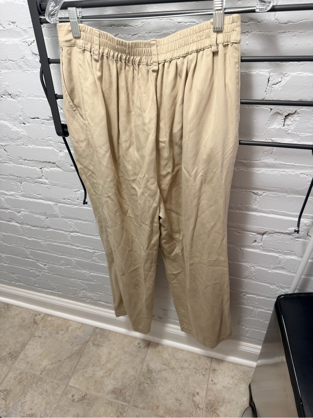 DONNI. Neutral Wide-Leg High-Rise Pants in Beige - Picture 3 of 5